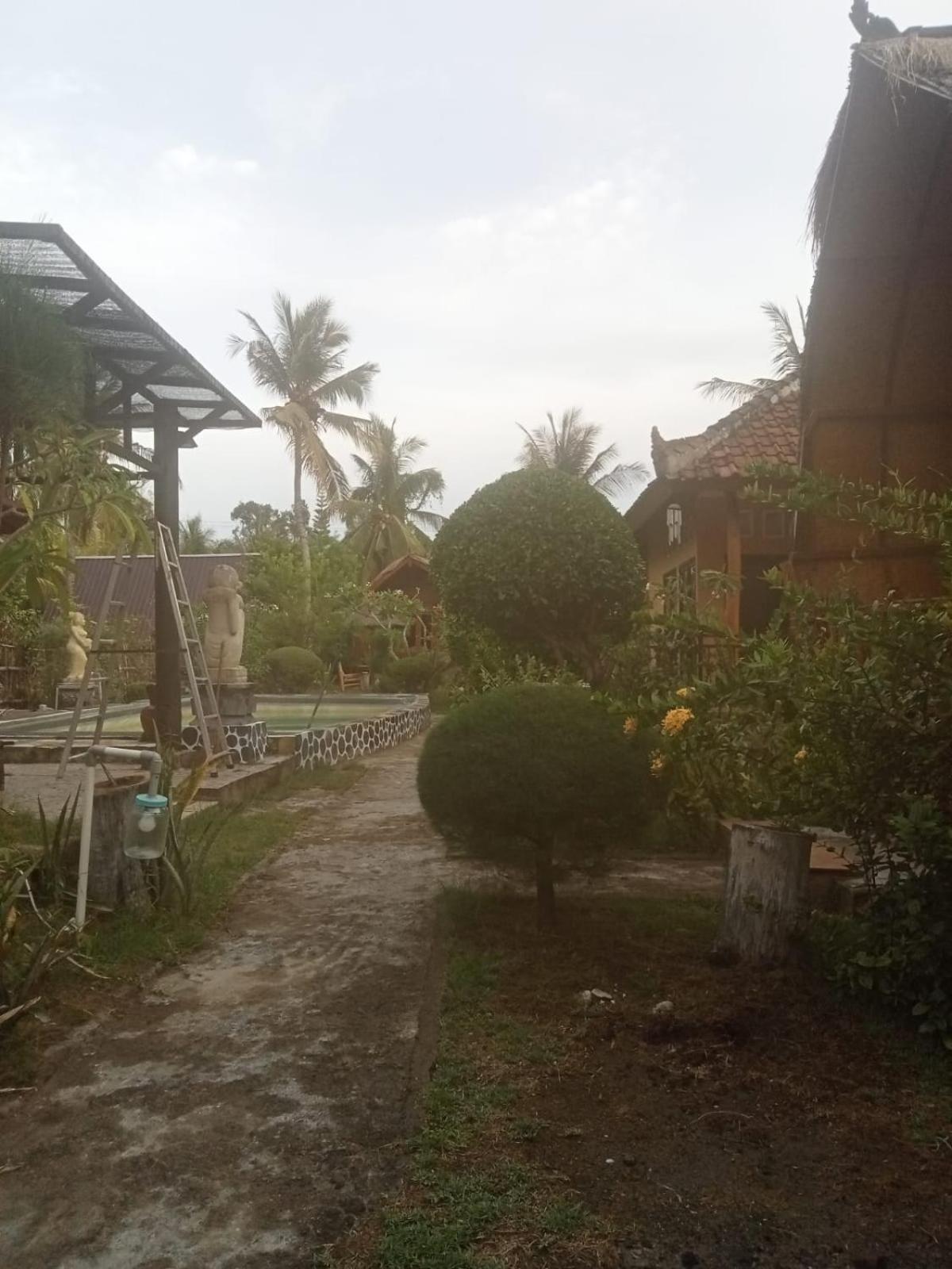 Bunga Bungalows ギリ島 エクステリア 写真