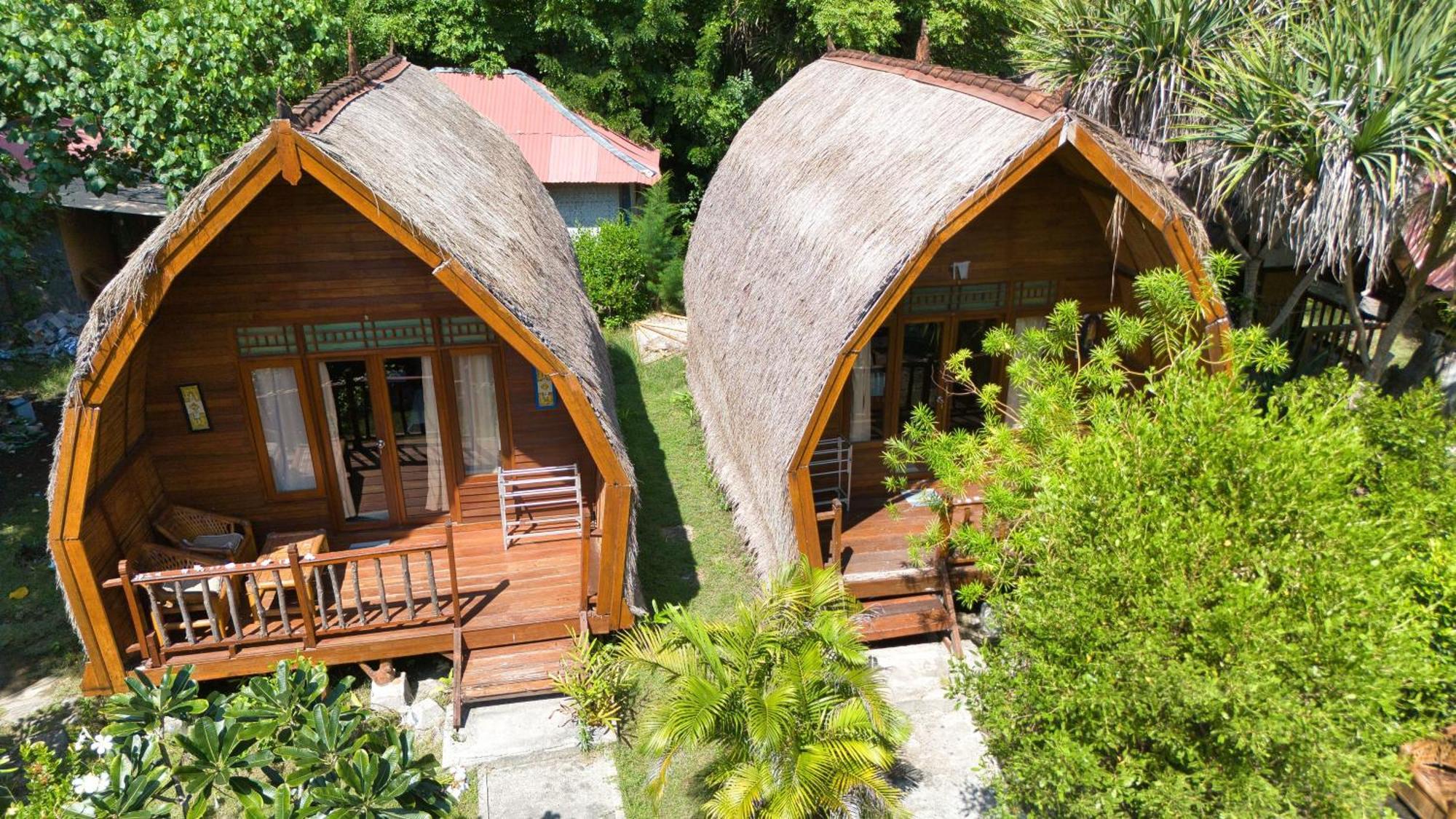 Bunga Bungalows ギリ島 エクステリア 写真