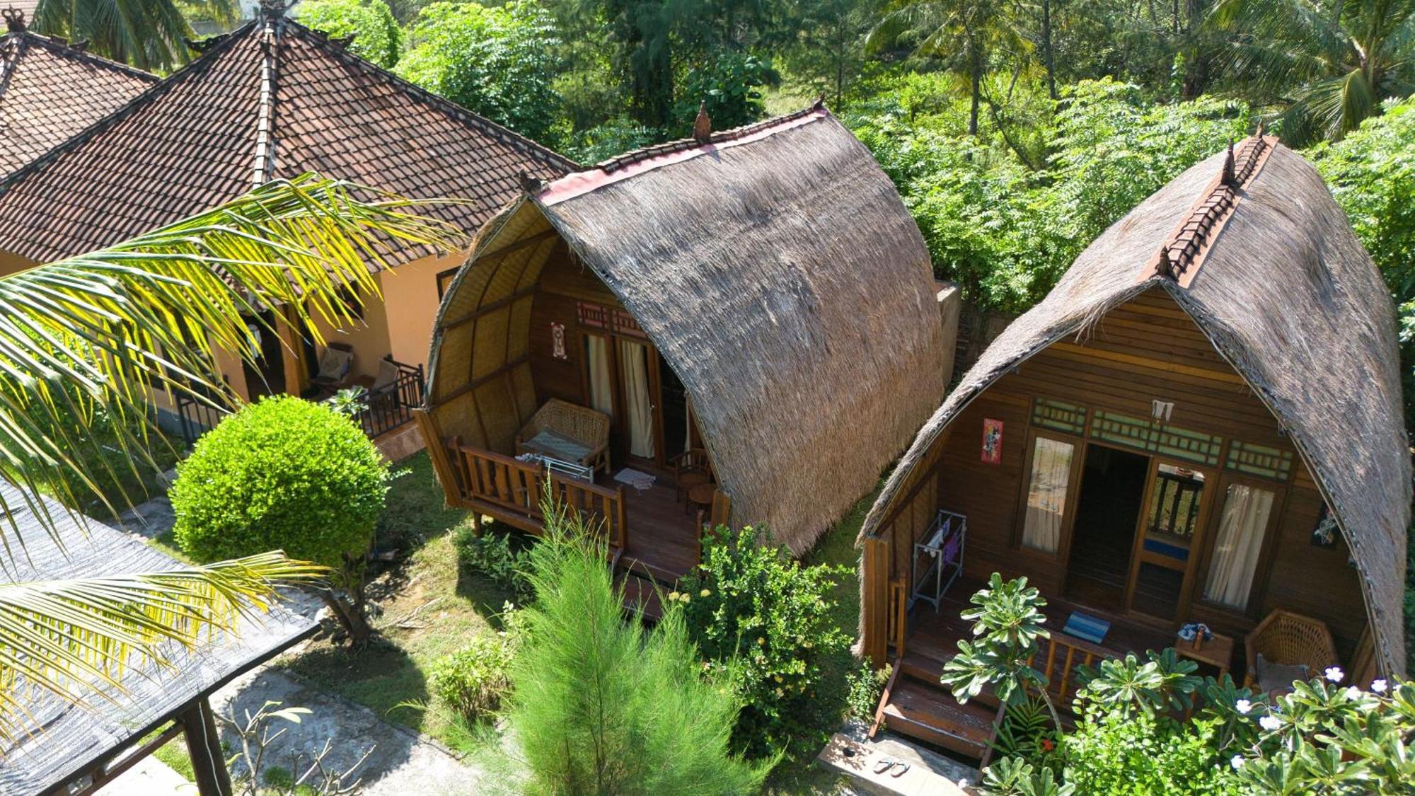 Bunga Bungalows ギリ島 エクステリア 写真