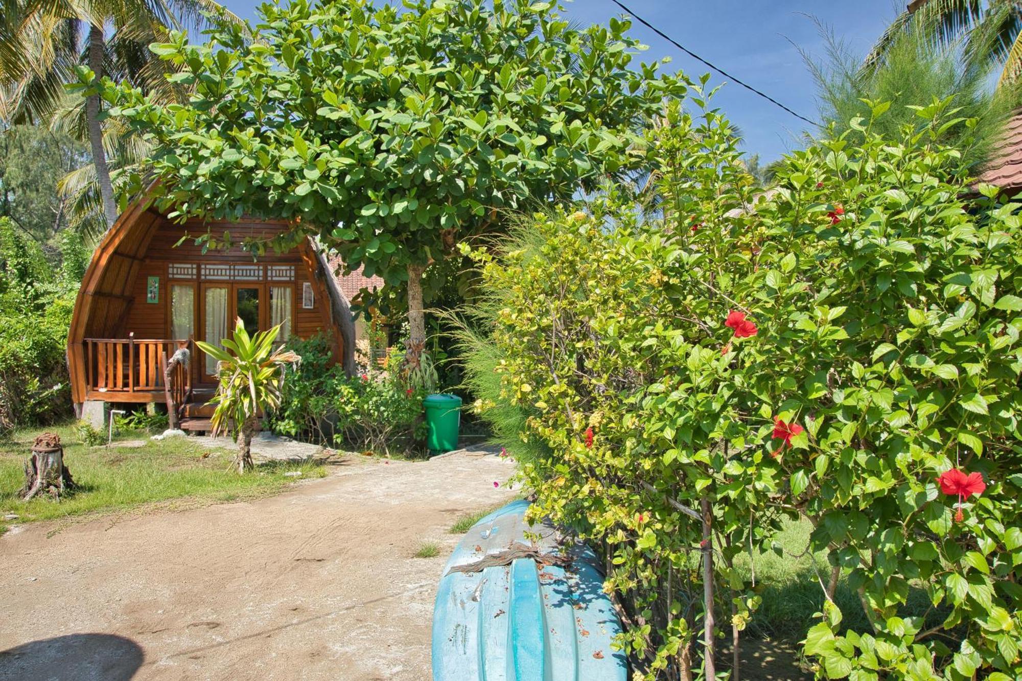 Bunga Bungalows ギリ島 エクステリア 写真