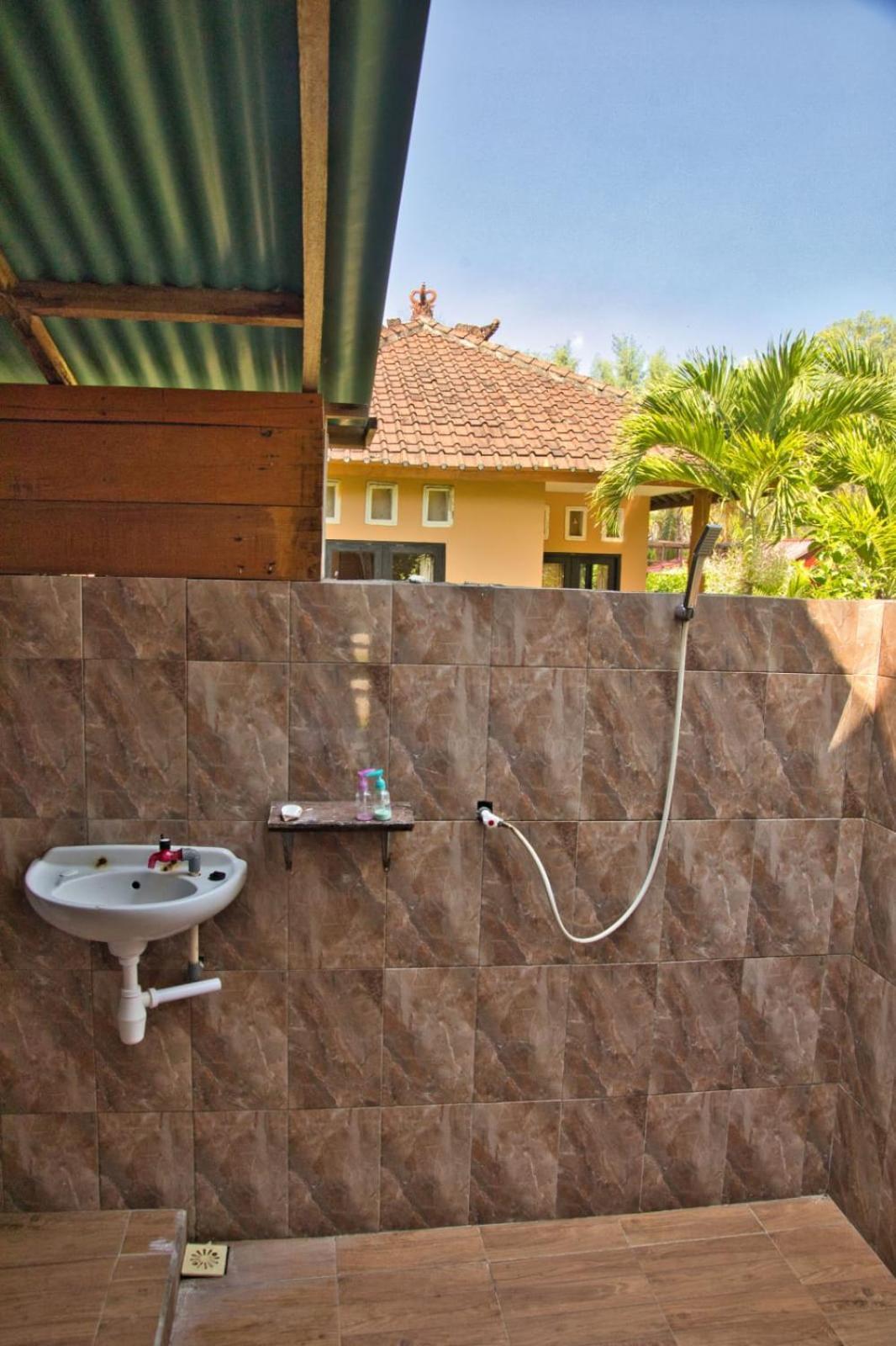 Bunga Bungalows ギリ島 エクステリア 写真