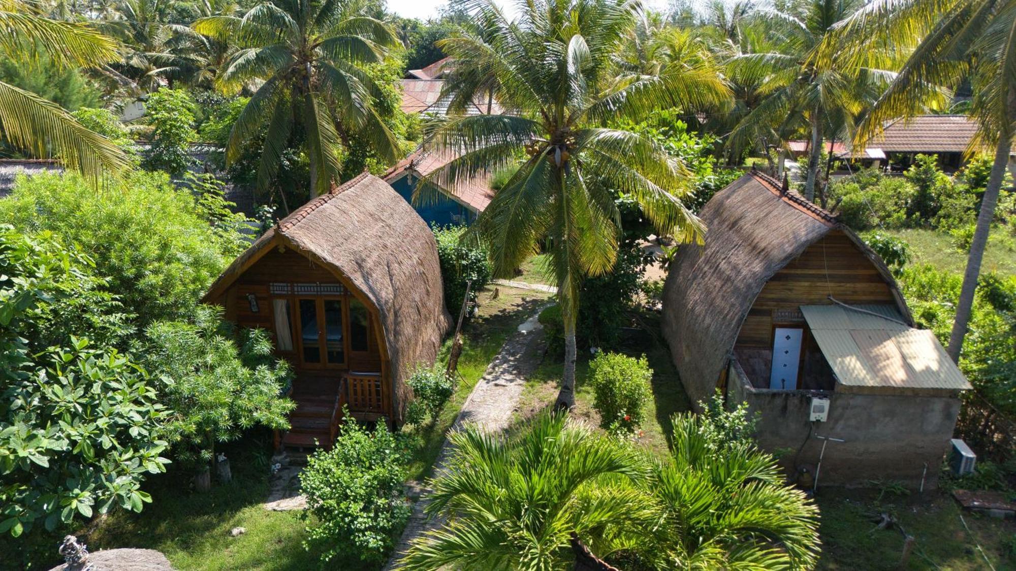 Bunga Bungalows ギリ島 エクステリア 写真
